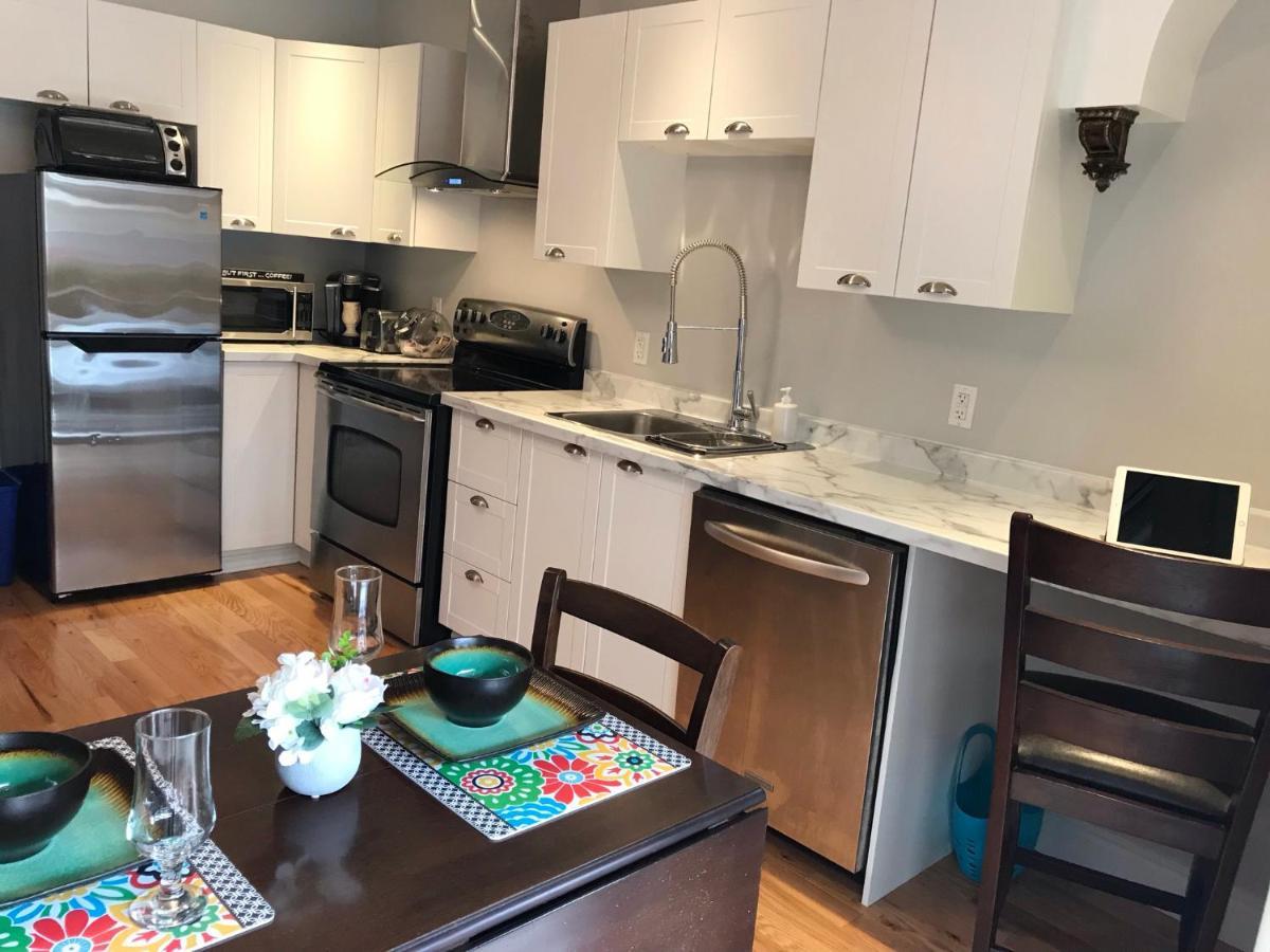 Ottawa Downtown Executive Apartment Retreat With Private Balcony Near Bank Street - Sleep Max 2 المظهر الخارجي الصورة