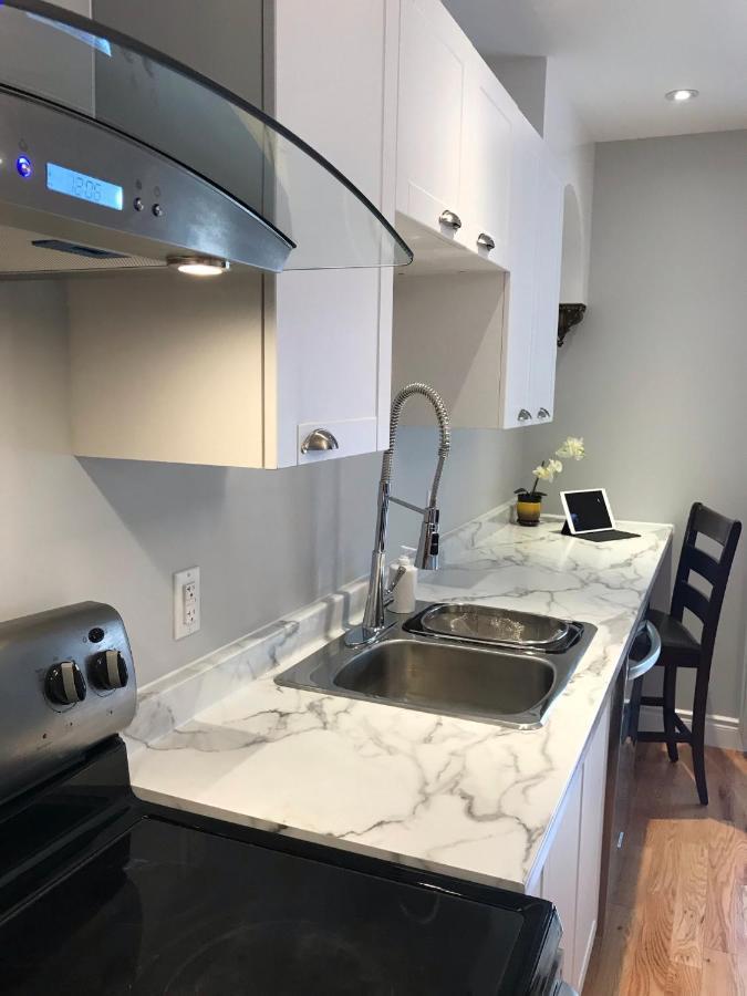 Ottawa Downtown Executive Apartment Retreat With Private Balcony Near Bank Street - Sleep Max 2 المظهر الخارجي الصورة